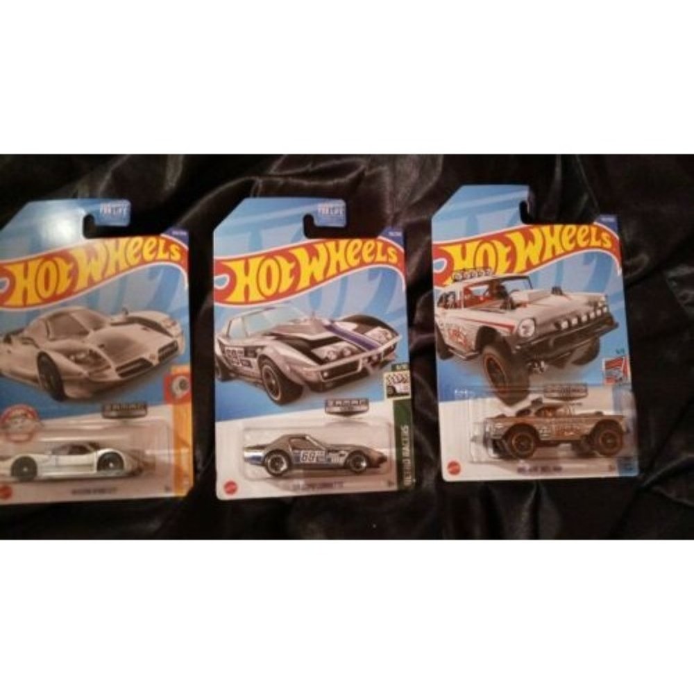 Hot Wheels Zamac Set Walmart Exclusive Bel-Air Nissan Corvette F Case NEW